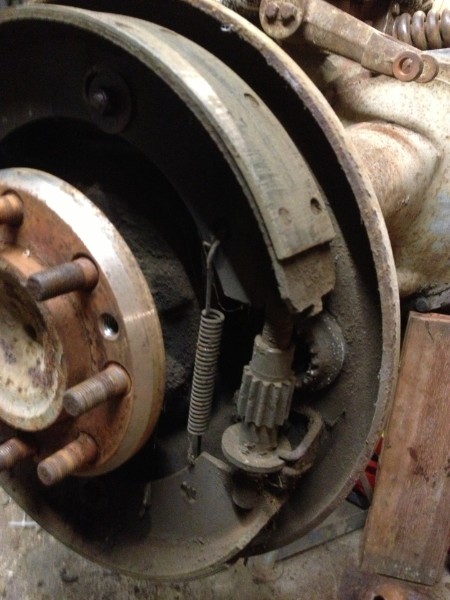 Die Einstell-Mechanik mu&szlig;te gangbar gemacht werden